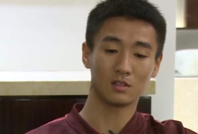 一个人晚上看免费的片www